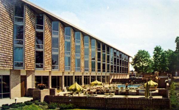 Holiday Inn Traverse City (newer photo)